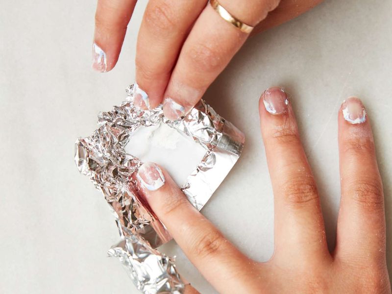 Tháo Phần Giấy Bọc Trên Từng Móng