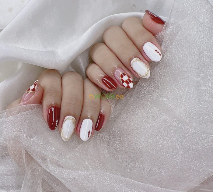 Dịch vụ chăm sóc móng chuyên sâu tại nhà