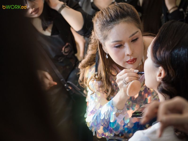 Chuyên Gia Trang Điểm Tina Lê