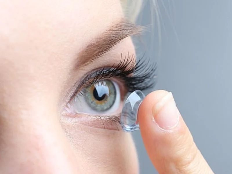 Sử dụng lens để đôi mắt thêm to tròn