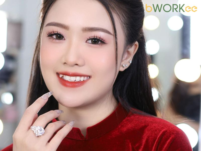 Dịch vụ trang điểm chuy&ecirc;n nghiệp