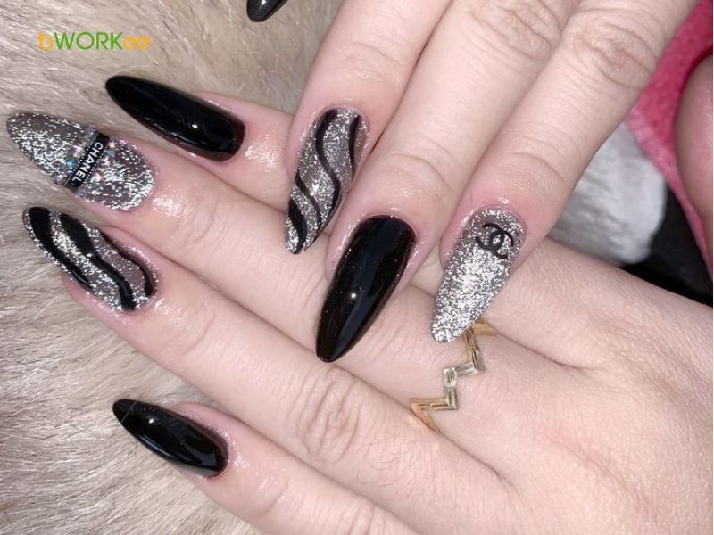 Nail đen kết hợp kim tuyến/nhũ