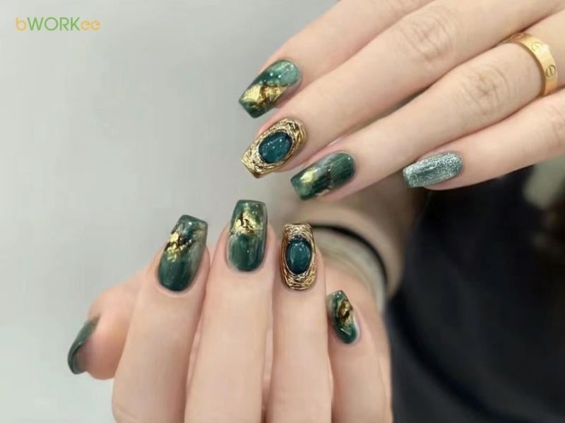 Nail Màu Xanh Rêu: Tông Màu Cổ Điển Mùa Hè