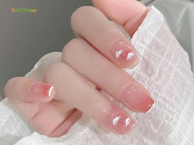 Nail nhũ họa tiết