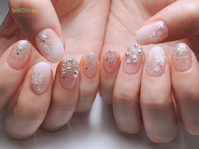 Nail nhũ họa tiết kim cương