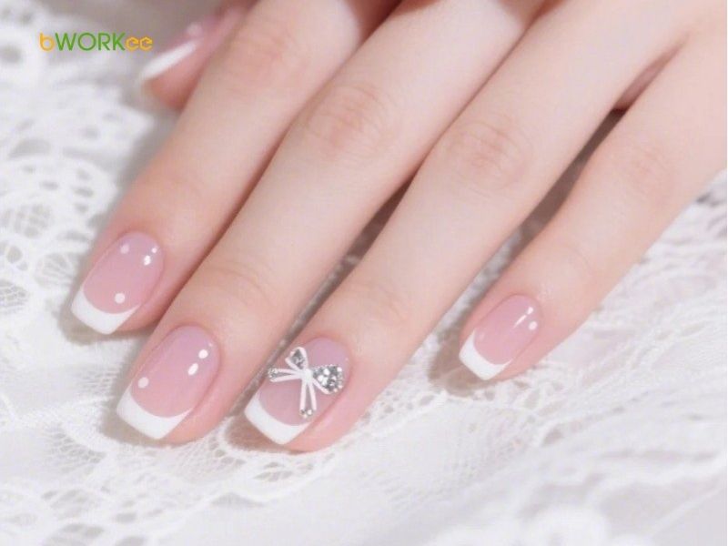 Mẫu nail đính đá nhẹ nhàng (Hàn Quốc / Kiểu Pháp)