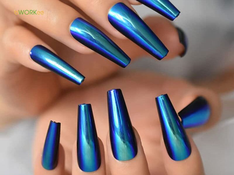 Nail tráng gương màu xanh