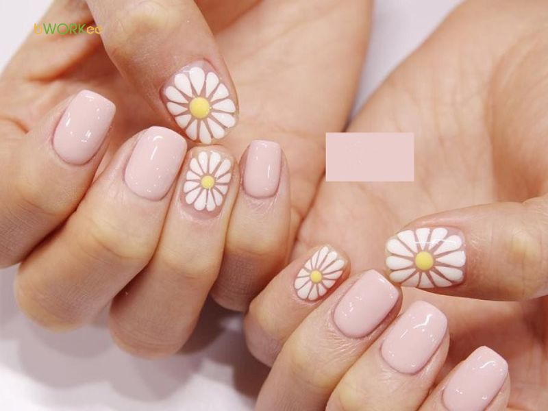 Nail vẽ hoa cho móng hình oval thanh lịch