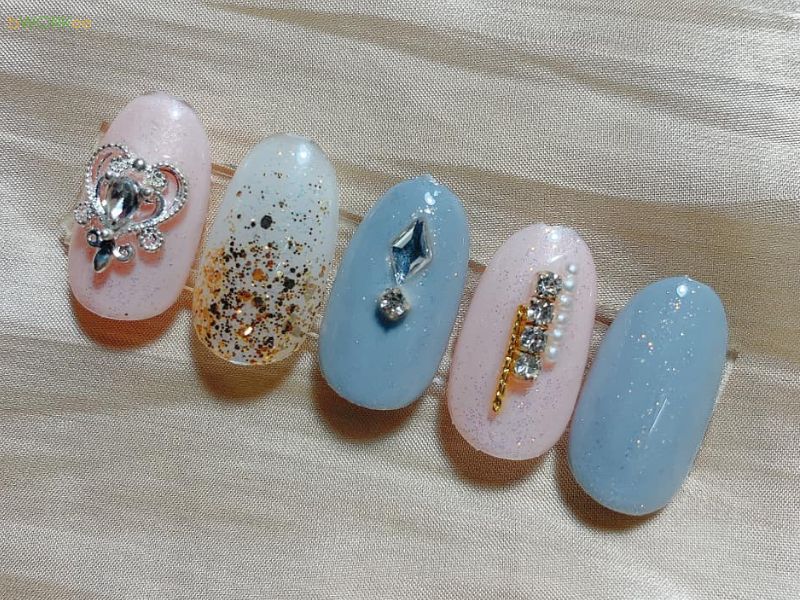 Hướng dẫn đặt lịch làm nail tại gia quận 4 nhanh chóng