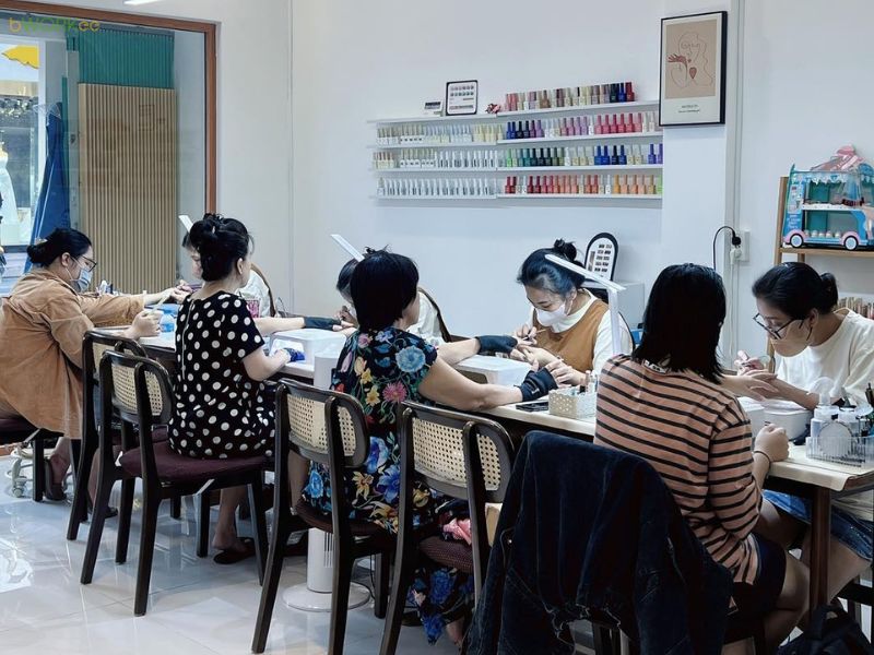 Lạt Nail Beauty House