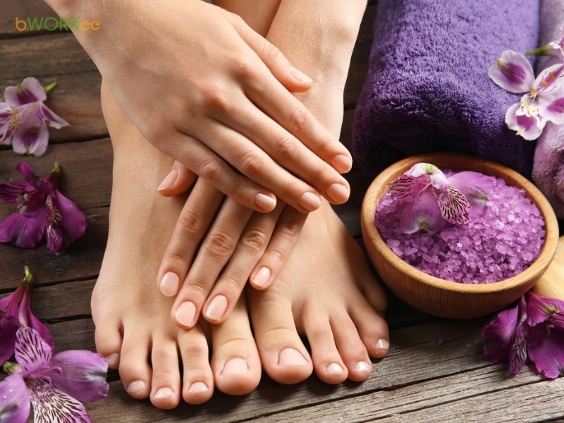 Vệ sinh, thoa kem dưỡng 