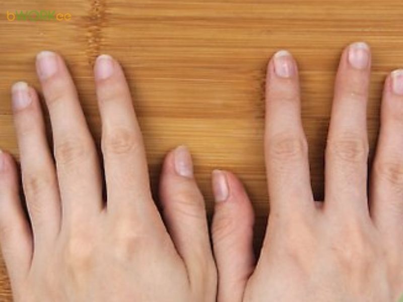 M&oacute;ng c&ograve;n dầu, bụi bẩn (kh&ocirc;ng vệ sinh trước khi sơn)