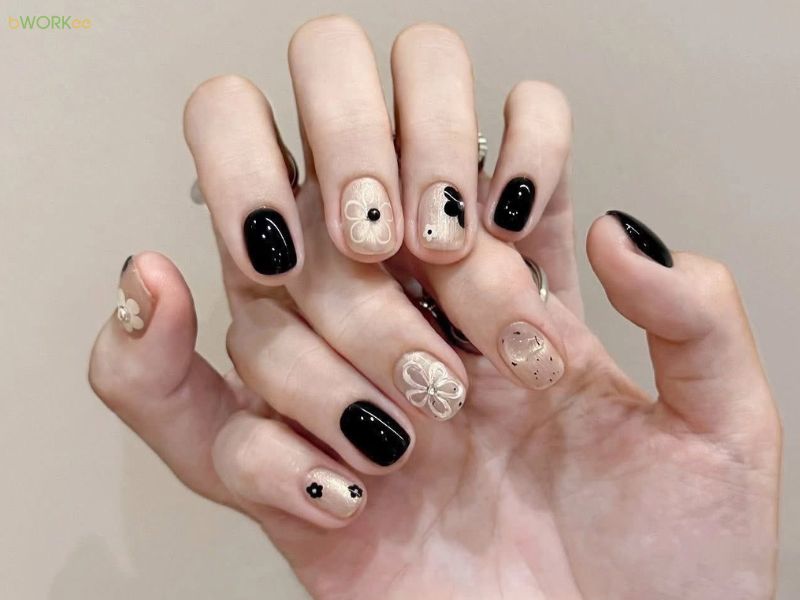 Honey Bloom Nail Room