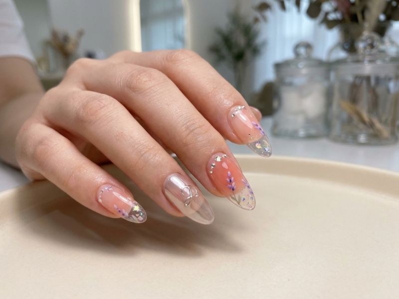 MERCI, nails, spa & cafe